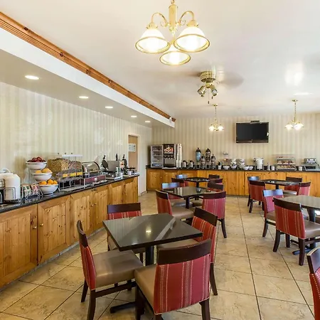 Comfort Suites Summit County-2