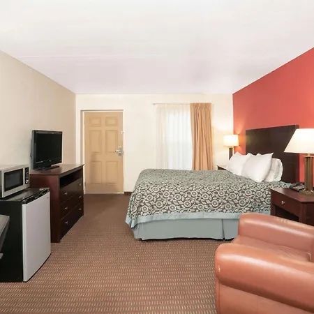 Days Inn By Wyndham Cave City-2