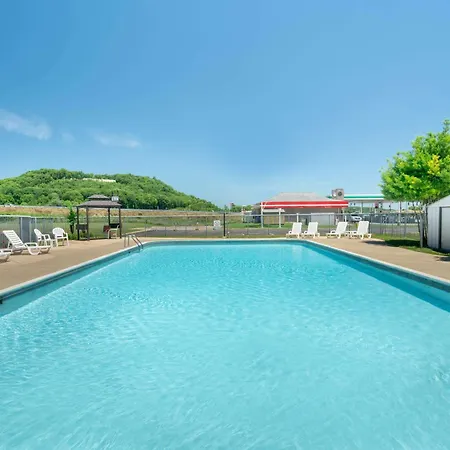 Days Inn By Wyndham Cave City-2
