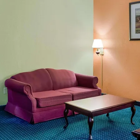 Econo Lodge Canton I-55-2