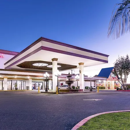 Ramada By Wyndham Metairie New Orleans Airport-3