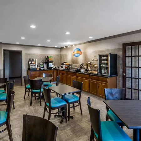 Baymont By Wyndham Pella-2