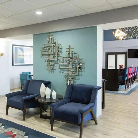 Hampton Inn & Suites Ankeny-2