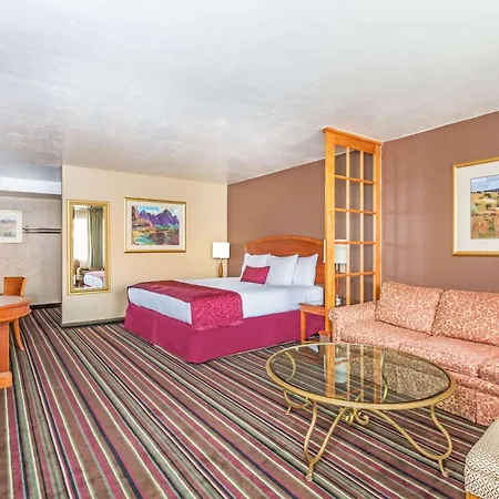 Days Inn & Suites By Wyndham Logan-2