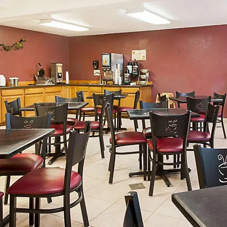 Rodeway Inn & Suites Blanding-3