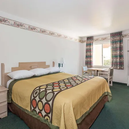 Super 8 By Wyndham Cottonwood-2