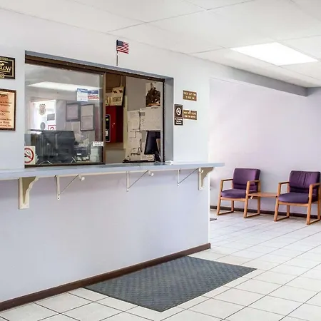 Rodeway Inn Winslow I-40-3
