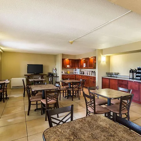 Rodeway Inn-3