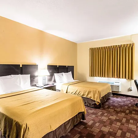 Econo Lodge Watertown-3