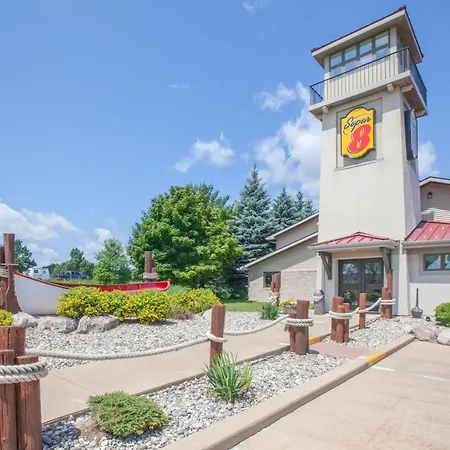 Super 8 By Wyndham Houghton Lake-3
