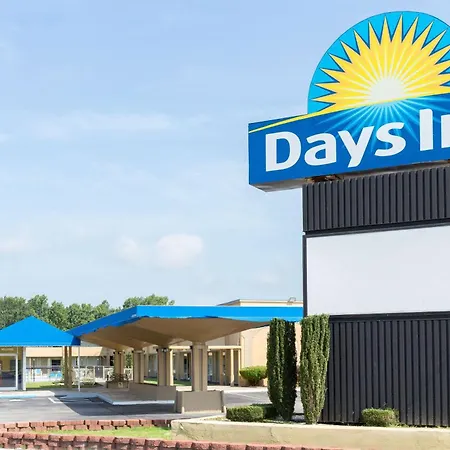 Days Inn By Wyndham Washington-3