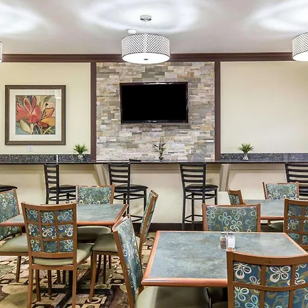 Quality Inn At Collins Road - Cedar Rapids-3