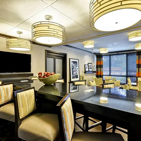 Hampton Inn Overland Park-2
