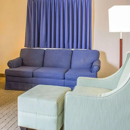 Econo Lodge Ames-2