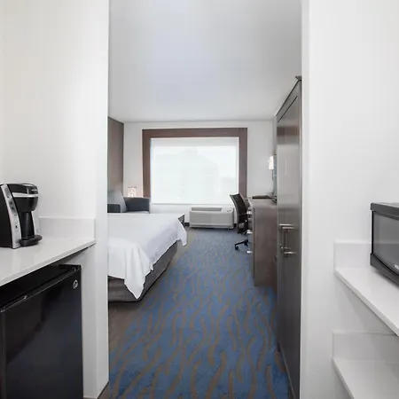 Holiday Inn Express & Suites Great Bend By Ihg-2