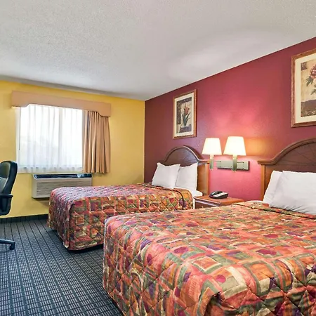 Days Inn By Wyndham Torrington-3