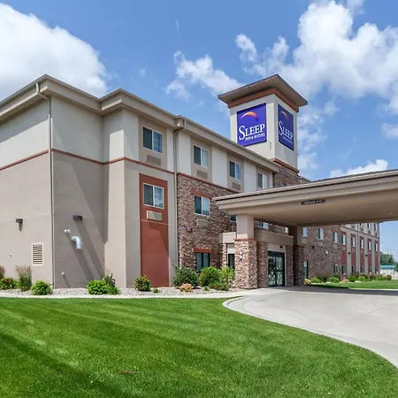 Sleep Inn & Suites Devils Lake-2