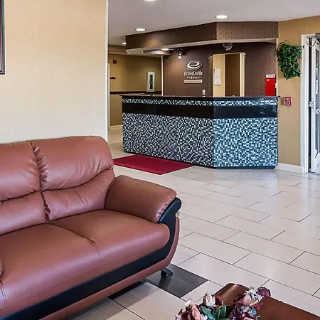 Econo Lodge Inn & Suites Natchitoches-3