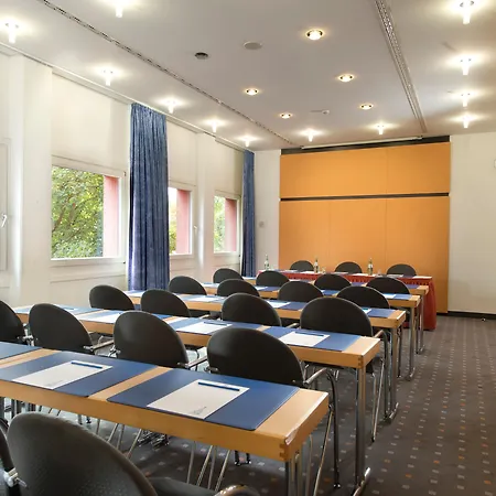 Tryp By Wyndham Halle-3