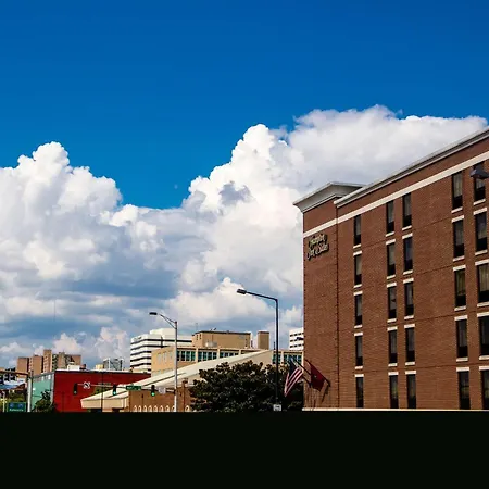 Hampton Inn & Suites Knoxville-Downtown-3