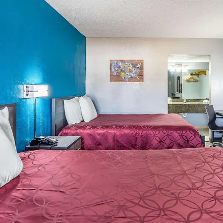 Econo Lodge-2