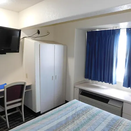 Travelodge By Wyndham Chadron-3