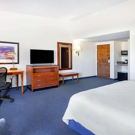 Days Inn By Wyndham Piedras Negras-3