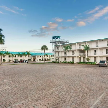Lakeshore Resort And Marina-3