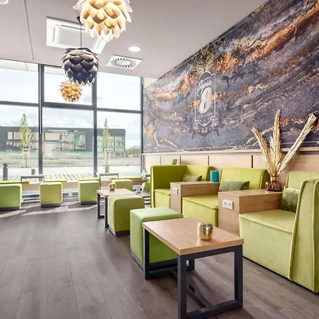 Super 8 By Wyndham Oberhausen Am Centro-2