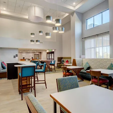 Hampton Inn & Suites Portland West-3
