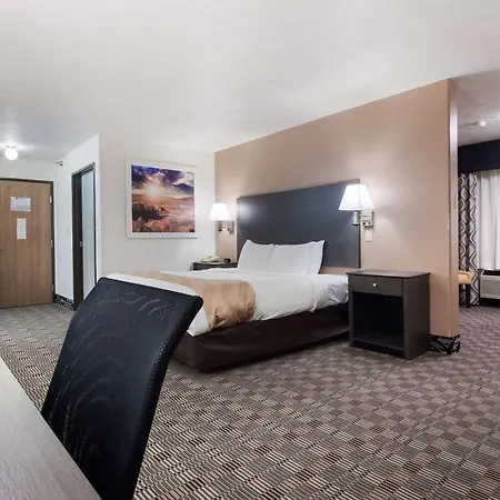 Quality Inn & Suites Mccook-3