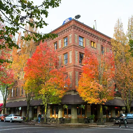 Mcmenamins Hotel Oregon-2