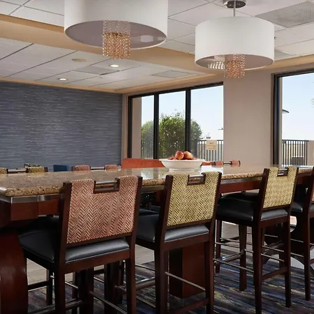 Hampton Inn Eagle Pass-2