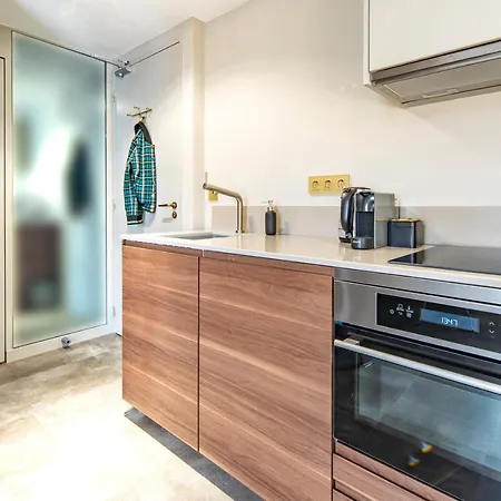 Family Penthouse 7-Minutes From Rotterdam Central Newly Build Top Floor Terrace R5-2