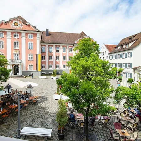 Gästehaus am Schlossplatz, Z. 1-2