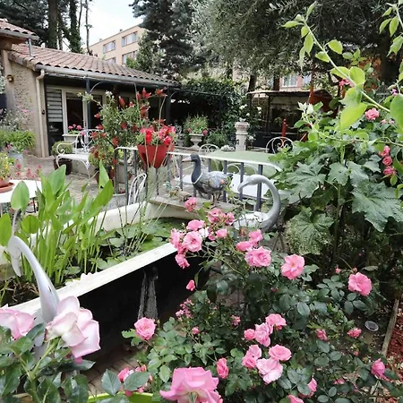 Maison d'Hôtes et Roulotte Le 6 Bis-2