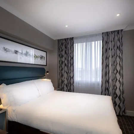 City Sleeper At Royal National Hotel-3
