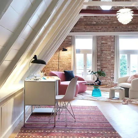 Five Rooms-3