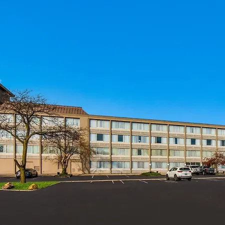 Clarion Hotel & Convention Center Joliet-2