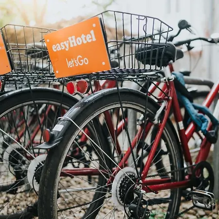 Easyhotel Berlin Hackescher Markt-2