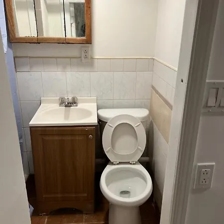 A Cozy Room In Queens-3