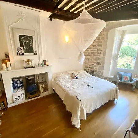 La maison sainte claire-2
