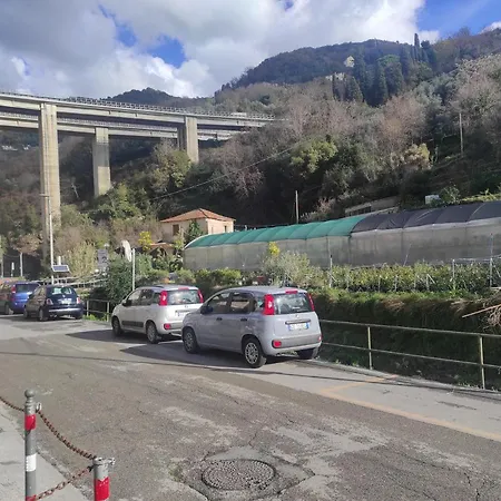 Camera privata nell'appartamento in zona residenziale con 2 piscine-2