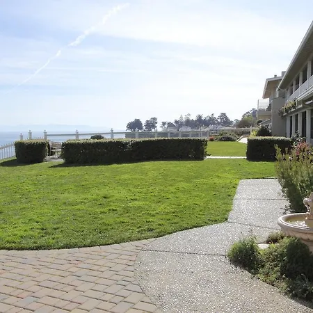 Sea & Sand Inn-3