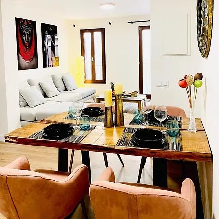 Hotel Apartment With 2-En Suite Bedrooms-2