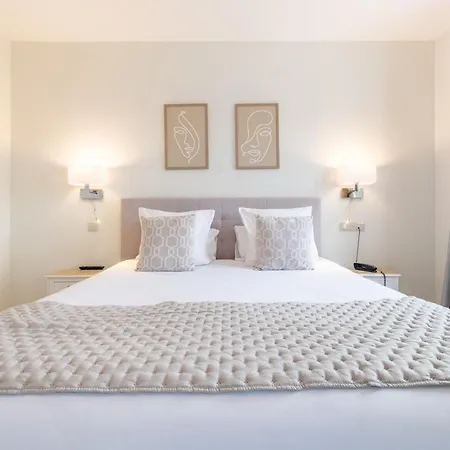 Hôtel Échappée en Baie - Chambres climatisées -Parking privé gratuit dont forfaits bornes électriques réservable-2