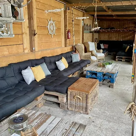 Tiny House Ruhr im PIER9 Tiny House Hotel-2