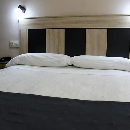 Hostal Madrid-3