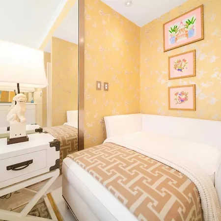 Renovated Studio In The Heart Of Palm Beach - Free Parking, Security Box-2