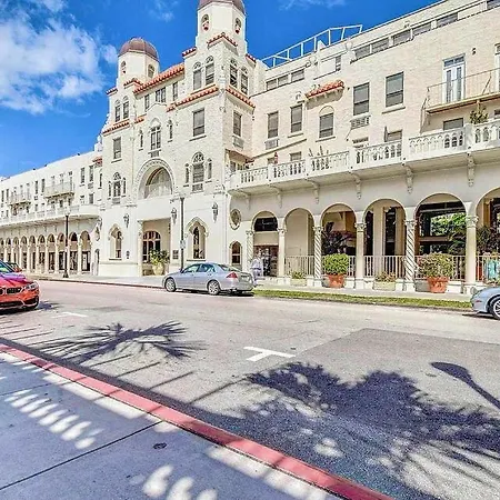 Renovated Studio In The Heart Of Palm Beach - Free Parking, Security Box-3